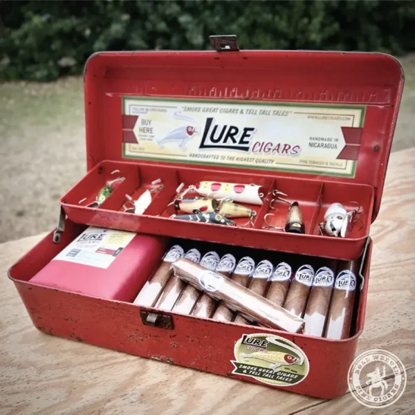 Lure Cigars Corojo - "Big Lou" tackle box