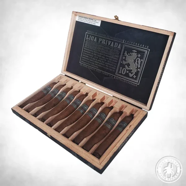 Drew Estate Liga Privada 10 Aniversario Robusto open box of 10