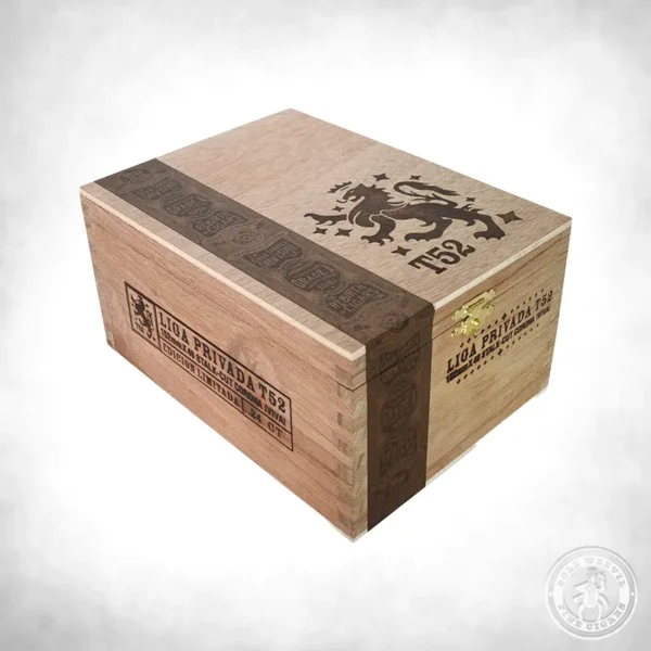 Drew Estate Liga Privada T52 Corona Viva closed box-24