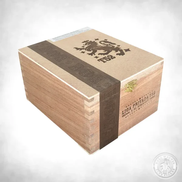 Drew Estate Liga Privada T52 Toro closed box-24